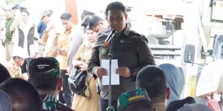FOTO: OLIVIA/MATAKALTENG - Wakil Gubernur Kalimantan Tengah, H. Edy Pratowo saat menghadiri panen raya di kawasan food estate di Desa Belanti Siam Blok A, Kecamatan Pandih Batu.