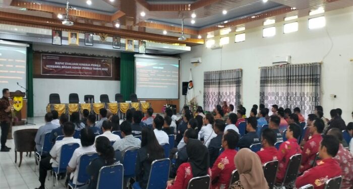 FOTO : KPU GUMAS/MATA KALTENG - Suasana rapat evaluasi kinerja penyelenggaraan pemilu yang dilaksanakan KPU bersama badan ad hoc pemilu tahun 2024, Rabu 3 April 2024.