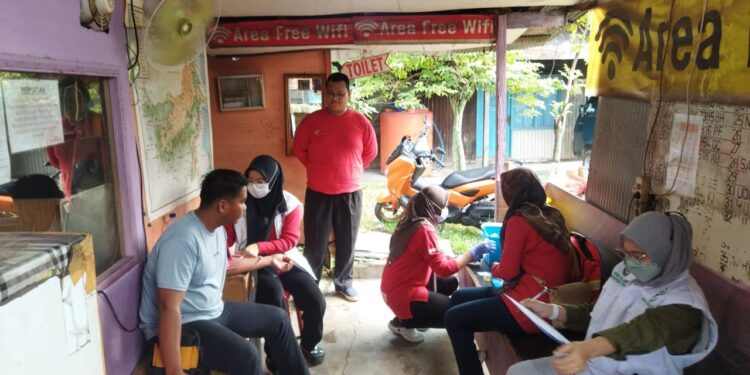 Foto: Dok/MATA KALTENG - Pemeriksaan kesehatan sopir travel pada arus mudik 2023.