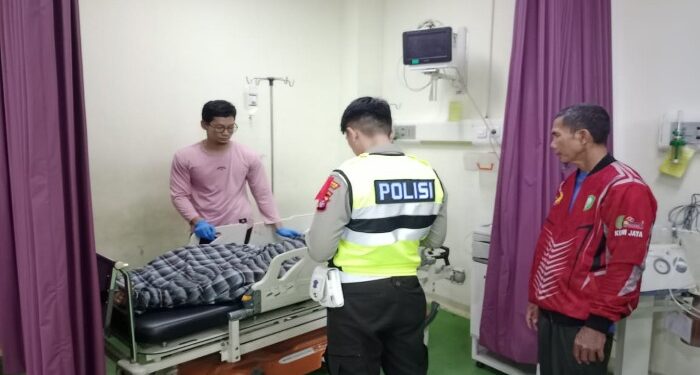 FOTO: IST/MATAKALTENG - pengendara motor saat dirawat di RSUD dr Murjani Sampit.