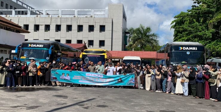 Pelepasan keberangkatan para peserta mudik Disdik Kalteng