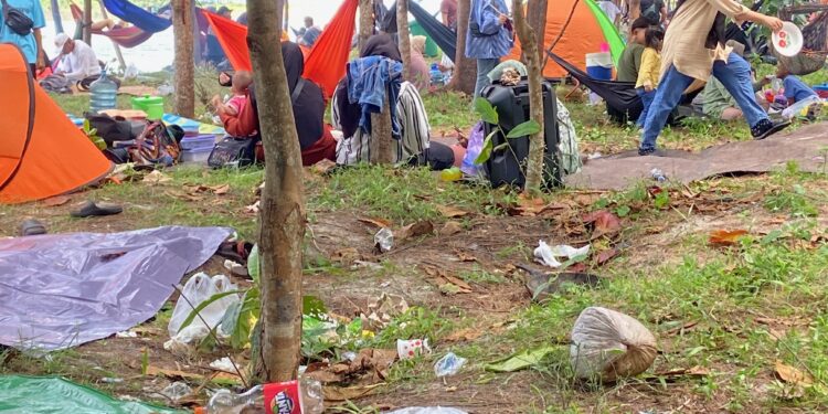 FOTO: DIAN/MATA KALTENG - Suasana di salah satu tempat wisata yang dikelola di kawasan pantai perbatasan antara Kabupaten Kotim dan Seruyan.