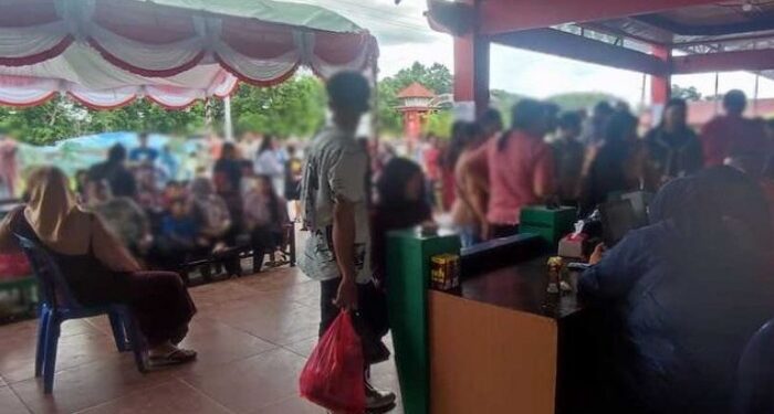 FOTO: LAPAS/MATA KALTENG - Keluarga WBP saat berkunjung di Lapas Kelas II B Sampit, 11 April 2024.