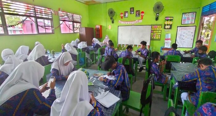 Foto: DOK/MATA KALTENG - Proses pembelajaran di SMPN 2 Sampit belum lama ini.