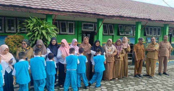 FOTO : IST/MATA KALTENG - Halal bihalal SDN 6 Ketapang, Kecamatan MB Ketapang, Sampit, Selasa 16 April 2024.