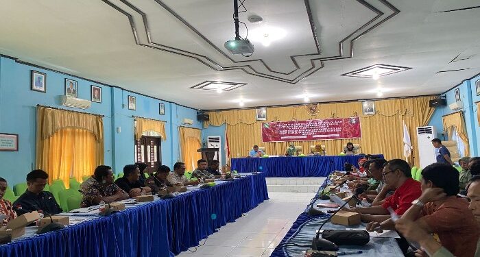 Foto : AKH/MATAKALTENG - Rapat Pokja Pengelolaan Perkebunan Kelapa Sawit Berkelanjutan di Aula Kantor Bappeda Sukamara.