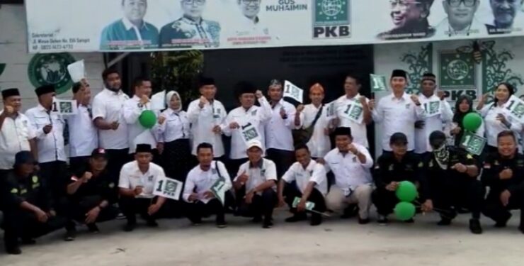 FOTO : IST/MATA KALTENG - Sejumlah kader yang berada di Sekretariat PKB Kotim.