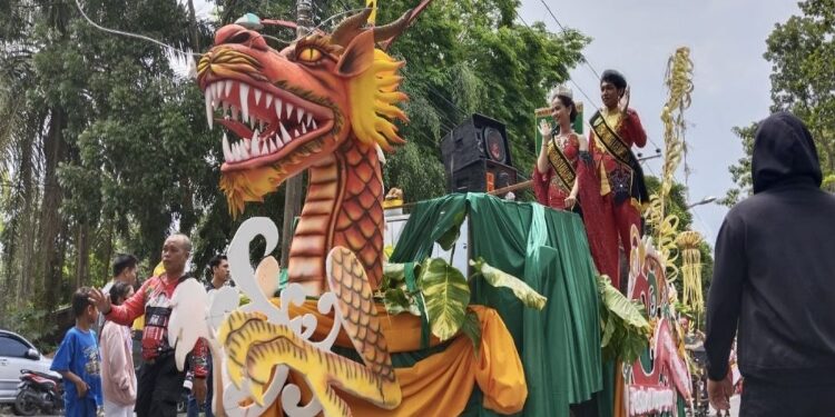 FOTO: OLIVIA/MATAKALTENG - Pelaksanaan Festival Budaya Isen Mulang yang menghadirkan Seni Budaya Kalteng di Palangka Raya.