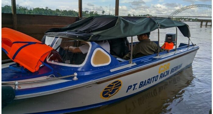 Foto: MATAKALTENG- Satu unit speedboat yang diberikan PT. Barito Raja Berkah guna pengamanan jembatan Kalahien.