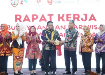 FOTO : IST/MATAKALTENG - Pembukaan Rapat Kerja Daerah (Rakerda) Kebudayaan dan Pariwisata se-Kalimantan Tengah.