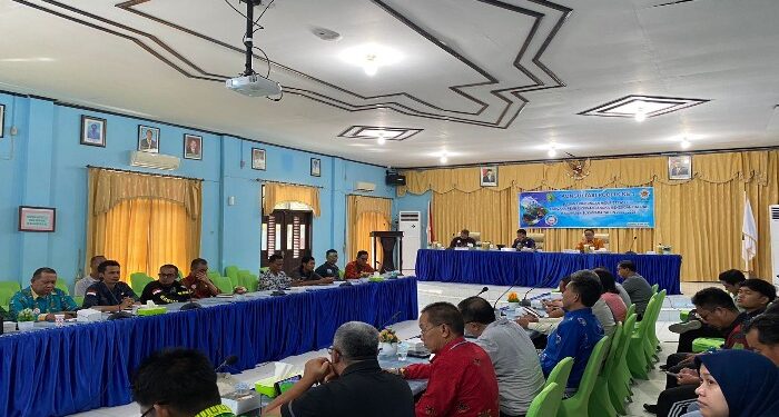Foto : AKH/MATAKALTENG - Sekda Sukamara Rendy Lesmana saat memimpin konsultasi publik KLHS RPJMD 2025-2029.