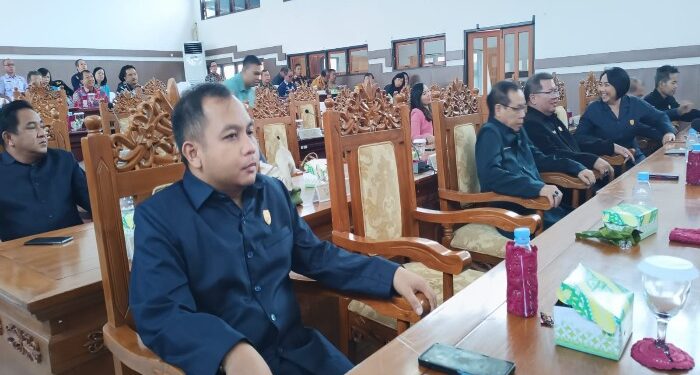 FOTO : DPRD GUMAS/MATA KALTENG - Anggota DPRD Kabupaten Gumas Evandi menghadiri rapat paripurna DPRD setempat, belum lama ini.