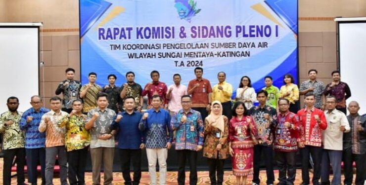 FOTO : IST/MATAKALTENG - Rapat Komisi dan Sidang Pleno I Tim Koordinasi Pengelolaan Sumber Daya Air (TKPSDA) Wilayah Sungai Mentaya-Katingan Tahun Anggaran 2024.