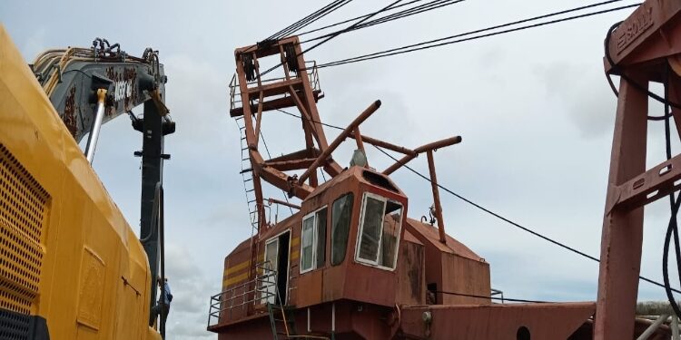 FOTO: IST/MATAKALTENG - Nampak body train rusak usai diduga Kapal Kutama 99 menabrak jembatan Pulau Telo.