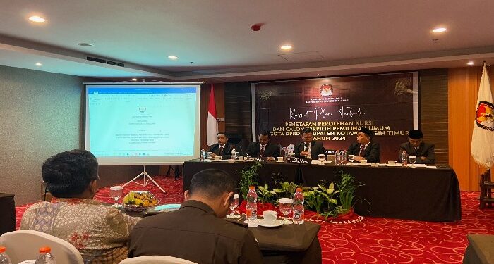 Foto: DIAN/MATA KALTENG - Pleno Terbuka penetapan perolehan kursi dan calon terpilih Anggota DPRD Kotim, Kamis 2 Mei 2024.