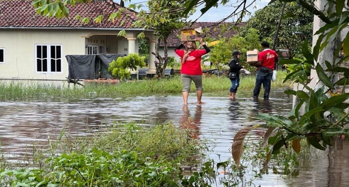 Foto:IST/MATA KALTENG - Banjir yang terjadi di Jalan Sempurna Barat.