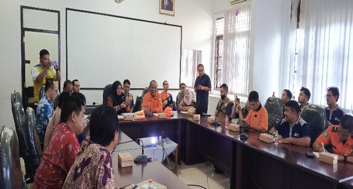 FOTO : DEVIANA/MATAKALTENG - Rapat evaluasi bencana banjir dan penetapan status tanggap darurat, Jumat 3 Mei 2024.