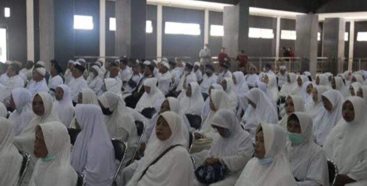 FOTO : IST/MATA KALTENG - Calon jemaah haji di Kotim saat bimbingan manasik pada tahun 2023.