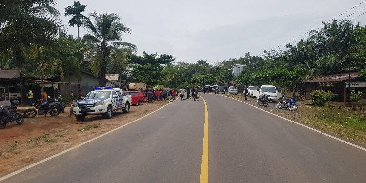 FOTO: IST/MATAKALTENG - Pihak kepolisian sedang berada di lokasi kejadian untuk melakukan olah TKP. 