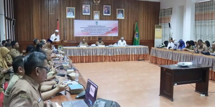 FOTO: PROKOM SERUYAN/MATA KALTENG - Suasana saat agenda Pendampingan Penguatan Penyelenggaraan SPIP Terintegrasi di lingkungan Pemkab Seruyan di Aula Kantor Bupati Seruyan, Senin 6 Mei 2024.