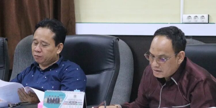 Anggota DPRD Seruyan, Bejo Riyanto (kiri).