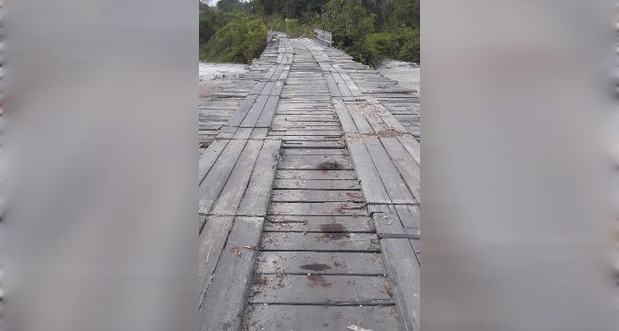 FOTO: DPU GUMAS/MATAKALTENG - Kondisi Jembatan Sei Rawi II yang perlu segera diperbaiki, belum lama ini.