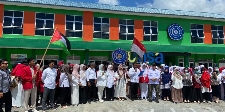 FOTO: DIAN/MATA KALTENG - Aksi dan pernyataan sikap bela Palestina oleh seluruh Civitas Akademika Universitas Muhammadiyah Sampit, 7 Mei 2024.