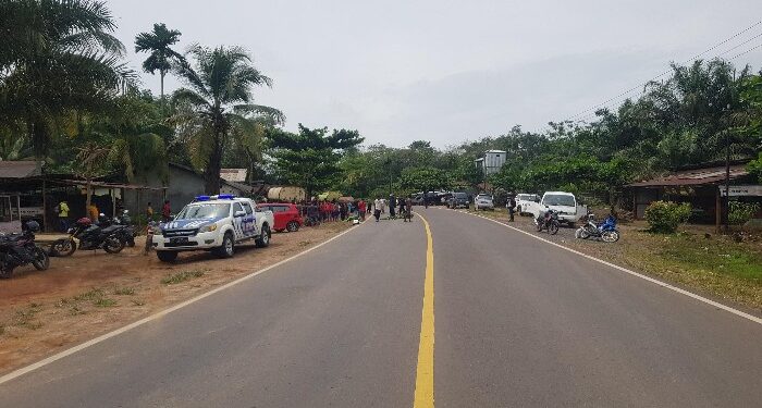 FOTO: IST/MATAKALTENG - Pihak kepolisian sedang berada di lokasi kejadian untuk melakukan olah TKP.