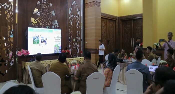 Foto: IST/MATA KALTENG - Audiensi Bupati Kotim bersama BUMD PT Habaring Hurung dan PT. Hapakat Betang Mandiri, 6 Mei 2024.