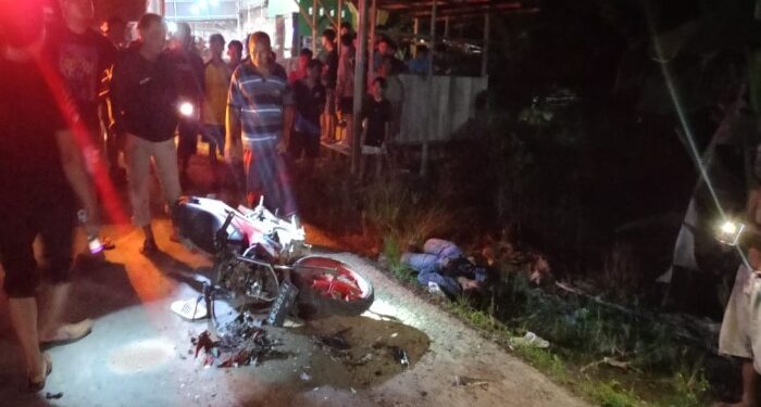 FOTO : SATLANTAS POLRES GUMAS/MATA KALTENG - Sepeda motor yang dikendarai korban Yuhagi (29) mengalami kerusakan parah, Kamis, 9 Mei 2024 malam.
