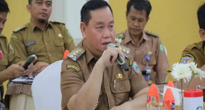 FOTO : IST/MATAKALTENG - Bupati Kotim Halikinnor saat melakukan audensi dengan pihak ketiga pembangunan pabrik limbah, belum lama ini.