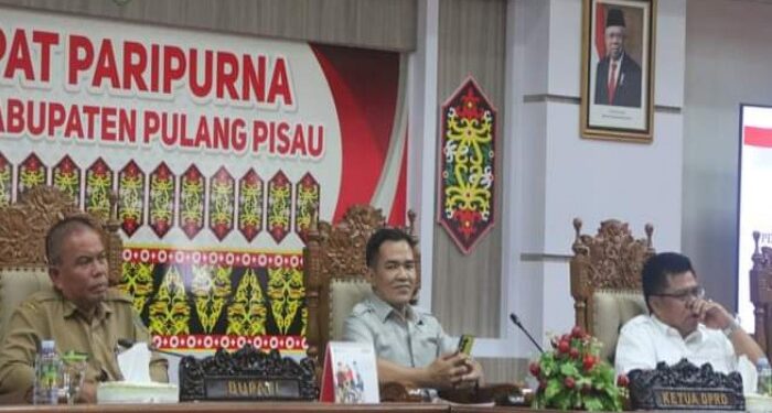 FOTO : AND/MATAKALTENG - Rapat paripurna ke-8, Masa Persidangan I dengan agenda Penutupan Masa Persidangan I dan Pembukaan Masa Persidangan II Tahun Sidang 2024.