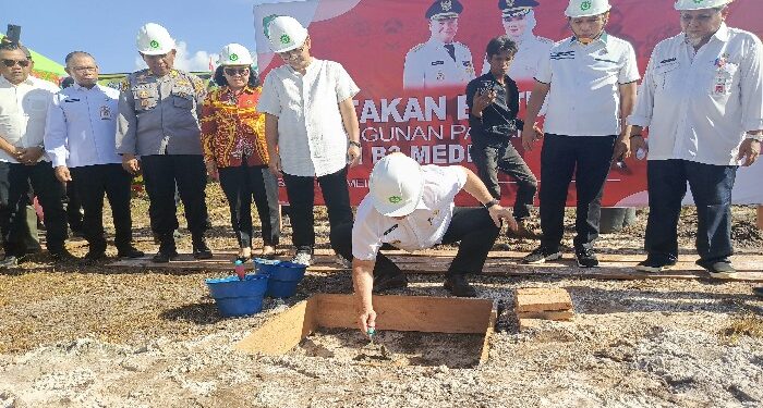 FOTO : DEVIANA/MATAKALTENG - Peletakan baru pertama pembangunan pabrik pengolahan limbah medis, Rabu 15 Mei 2024.