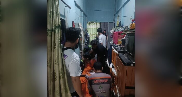 FOTO: MATAKALTENG - Korban saat dievakuasi oleh tim gabungan.