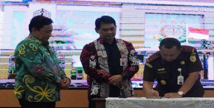 Wagub Edy Pratowo menghadiri peresmian gedung baru Kejati Kalteng di Aula Kantor Kejati Kalteng.