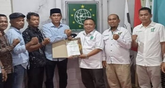 Foto: IST/MATA KALTENG - Pendaftaran H Sidi Ihsan Nur di PKB Kotim, 16 Mei 2024.