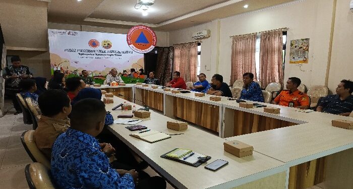 FOTO : DEVIANA/MATAKALTENG - Rapat evaluasi bencana banjir di Kotim, Jumat 17 Mei 2024.