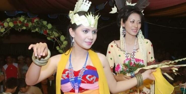 FOTO : IST/MATAKALTENG - Tarian Wadian Bulat, Merupakan tarian kebudayaan asal Barsel yang wajib dilestarikan.