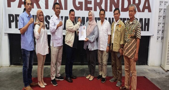 FOTO : IST/MATAKALTENG - Bupati Kotim saat mendaftarkan diri ke DPD Partai Gerindra, Senin 20 Mei 2024.