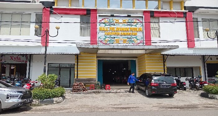 FOTO : SID/MATA KALTENG - Suasana mal pelayanan publik yang terletak di Pasar Baru Kuala Kurun, Rabu, 22 Mei 2024.