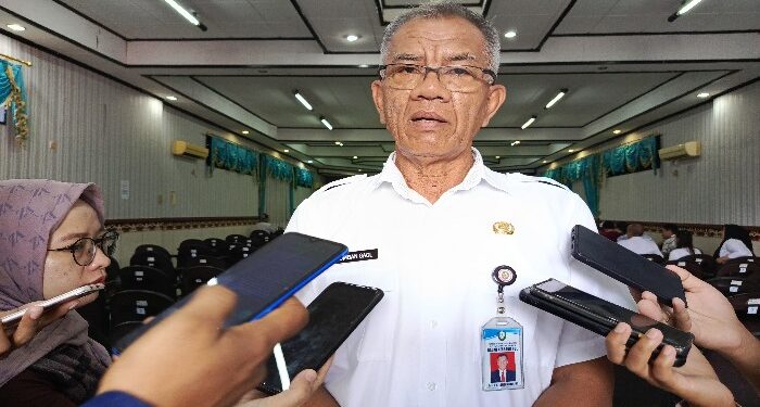 FOTO : MATAKALTENG - Kepala Badan Kesbangpol Kotim, Sanggul Lumban Gaol.