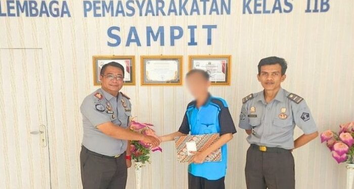 Foto: LAPAS/MATA KALTENG - Penyerahan remisi Khusus Hari Raya Waisak Kepada Satu Orang Narapidana, 23 Mei 2024.