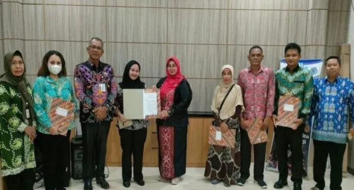 Foto:IST/MATA KALTENG - Perekrutan tenaga kontrak untuk operasional BNNK Kotim belum lama ini, oleh Kepala BNNK Kotim Irawati yang sekaligus Wakil Bupati Kotim.