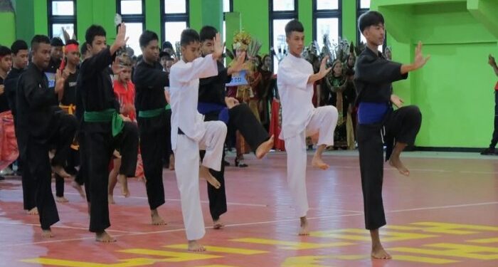 Foto: IST/MATA KALTENG - Penampilan Pencak Silat peserta Gebyar Prestasi Belajar Jenjang SMP/MTs Kabupaten Kotim, 28 Mei 2024.