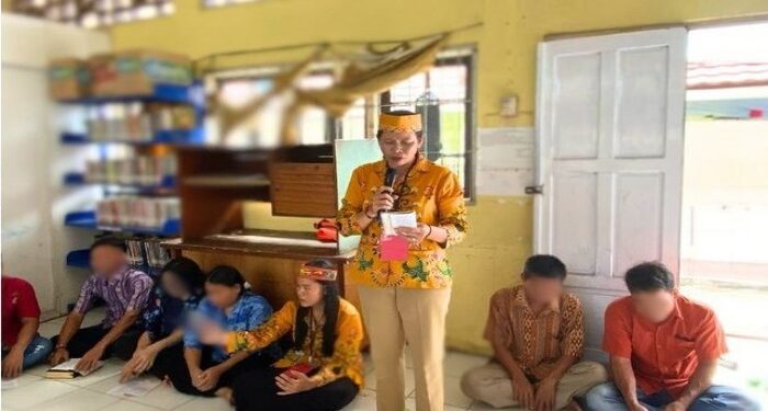 Foto: DIAN/MATA KALTENG - Kemenag Kotim saat memberikan pembinaan keagamaan di Lapas Sampit Kelas II B, 30 Mei 2024.