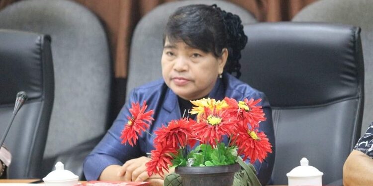 Anggota DPRD Seruyan, Atinita.