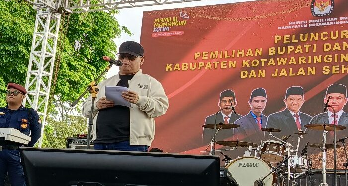 FOTO : DOK DEVIANA/Bupati Kotim Halikinnor saat menghadiri peluncuran maskot dan jingle Pilkada tahu 2024, Minggu 2 Juni 2024.