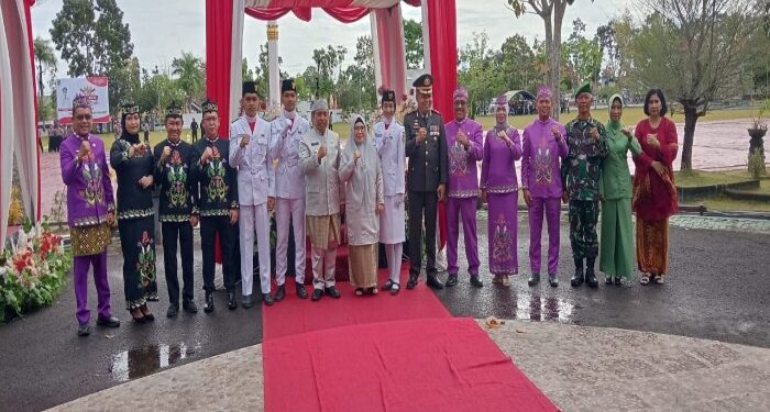 Foto : AKH/MATAKALTENG - Pj Bupati Sukamara Kaspinor saat bersama Forkompinda usai apel peringatan Hari Lahir Pancasila.