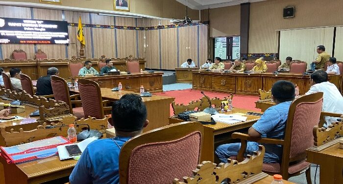 Foto: DIAN/MATA KALTENG - RDP Kepemilikan Tanah/lahan di jalan poros PT Sinar Citra Cemerlang (SCC) Desa Bukit Raya, Kecamatan Cempaga Hulu, 3 Juni 2024.