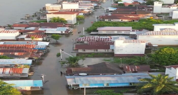 Foto: BPBD/MATA KALTENG - Kondisi banjir di Desa Hanjalipan, Kecamatan Kota Besi, Kotim.